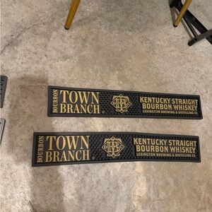 Town Branch Kentucky Straight Bourbon Whiskey Bar Rail Mat — Black & Gold